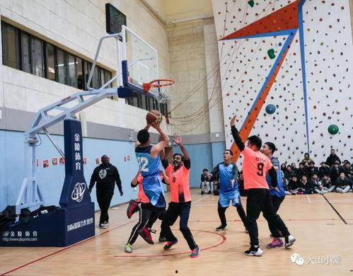 吃瓜打篮球女生,吃瓜少女的篮球传奇